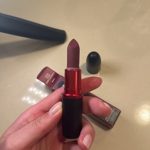 M·A·CXIMAL SILKY MATTE VIVA GLAM LIPSTICK - Picture 7 of 8